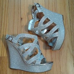 Silver wedges